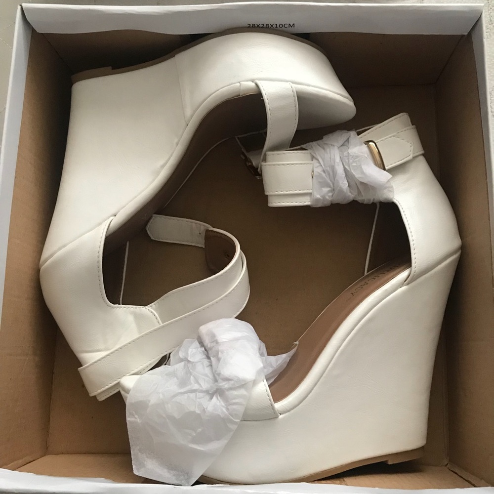 White Wedges